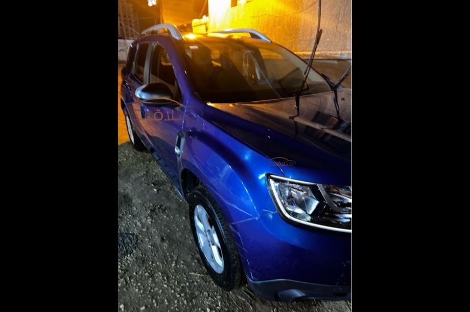 Duster Renault أزرق