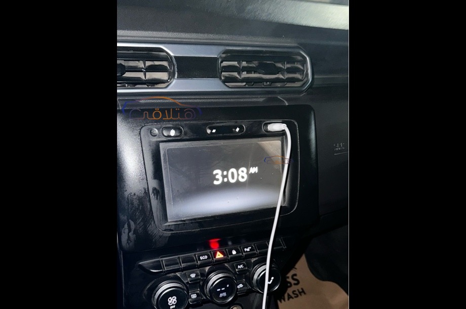 Duster Renault أزرق