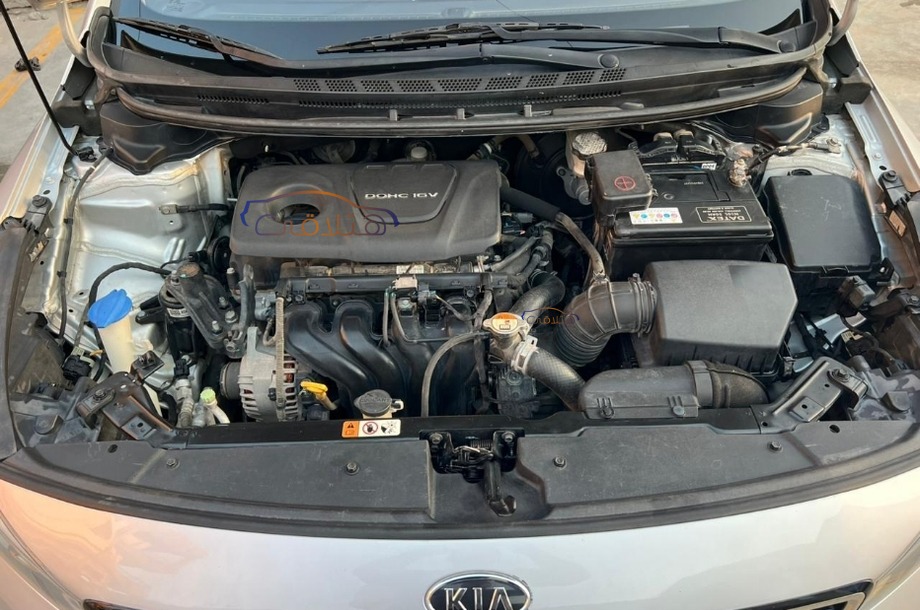 Cerato Kia فضي