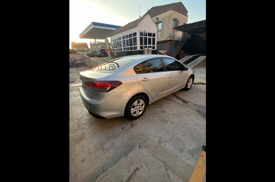 Cerato Kia فضي