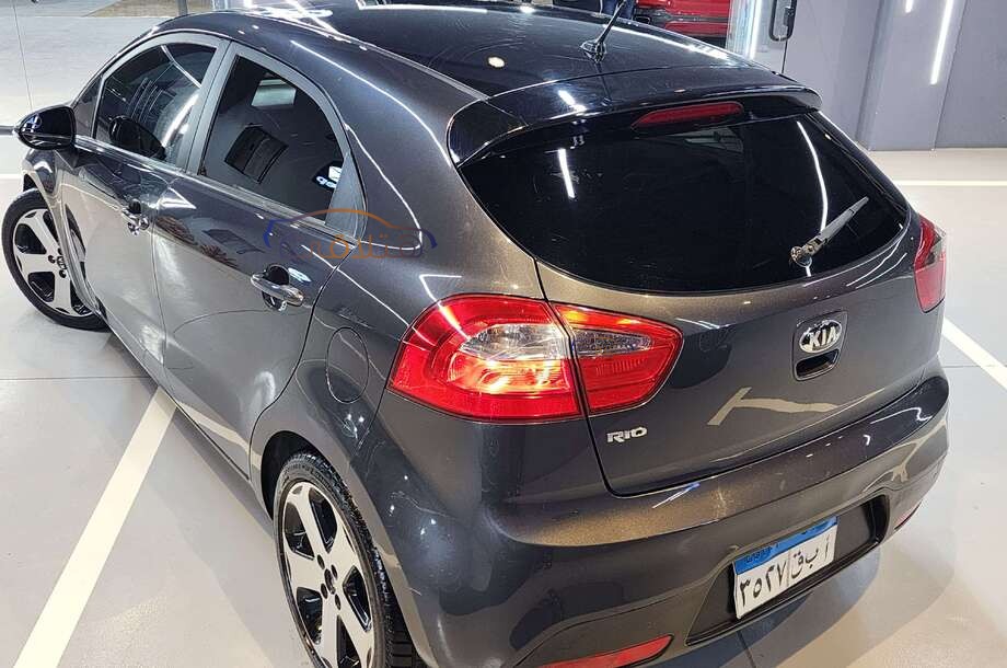 Rio Kia فضي