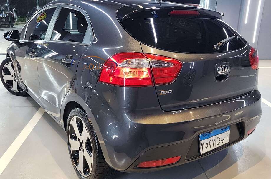 Rio Kia فضي
