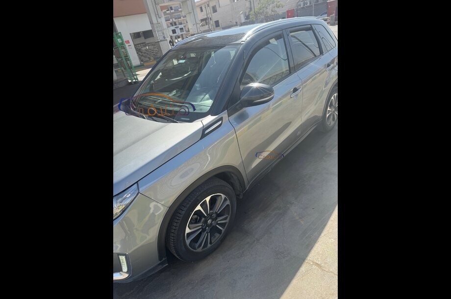 Vitara Suzuki رمادي