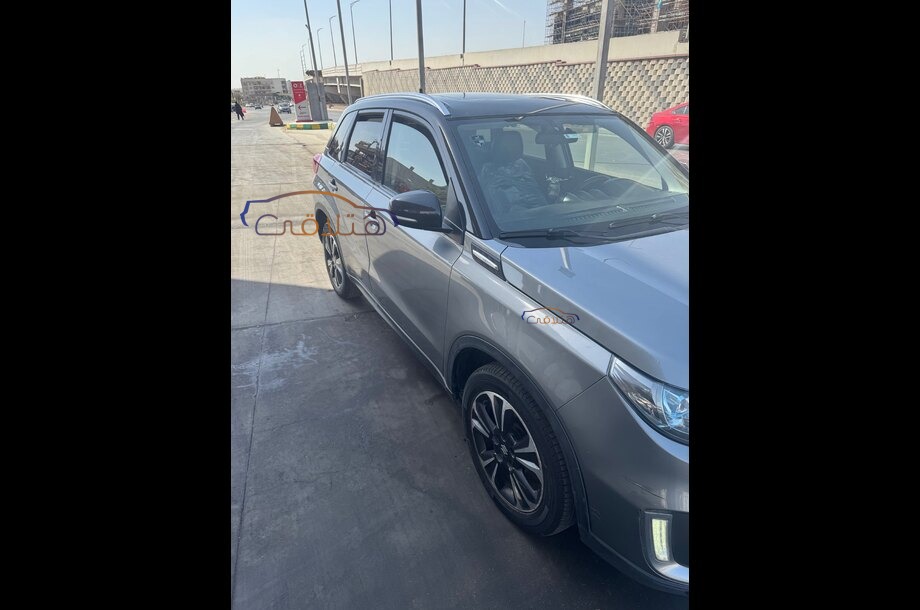Vitara Suzuki رمادي