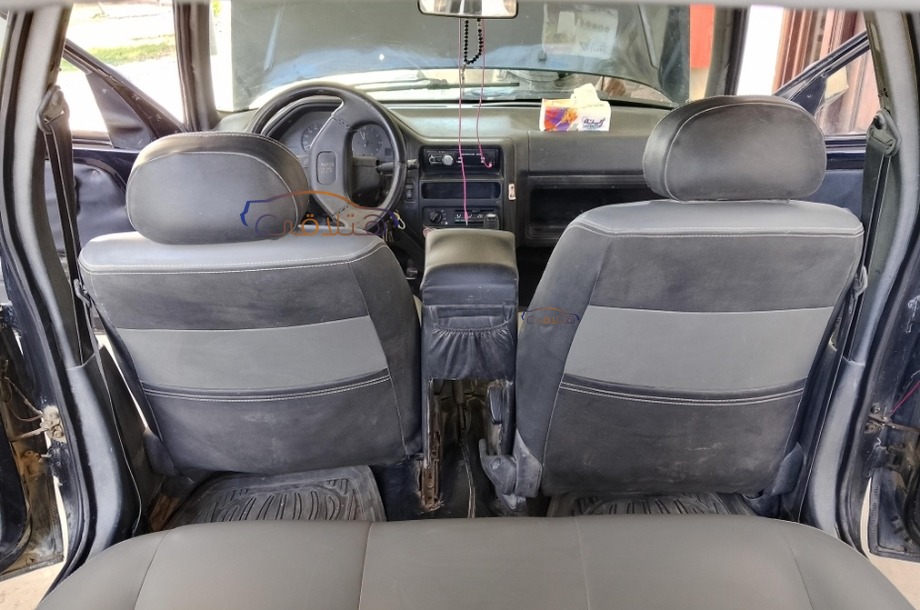 106 Peugeot أسود