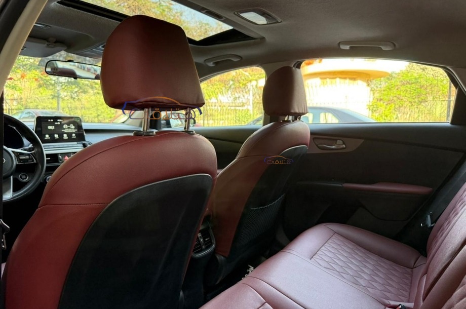 Grand Cerato Kia الأزرق الداكن