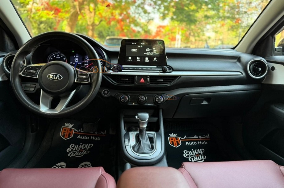 Grand Cerato Kia الأزرق الداكن