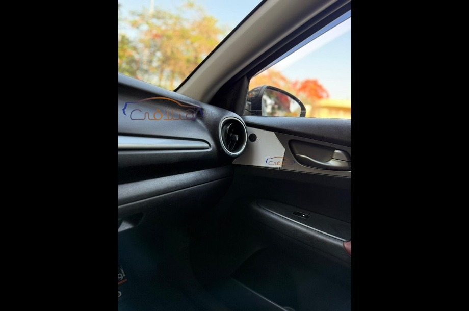 Grand Cerato Kia الأزرق الداكن