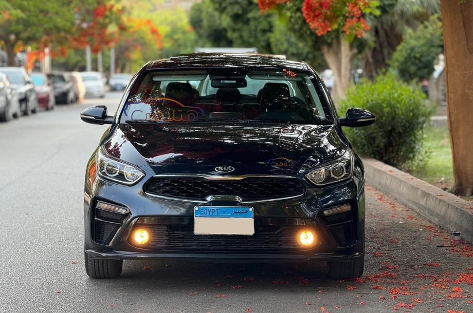 Grand Cerato Kia الأزرق الداكن