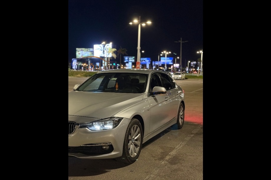 318 BMW فضي