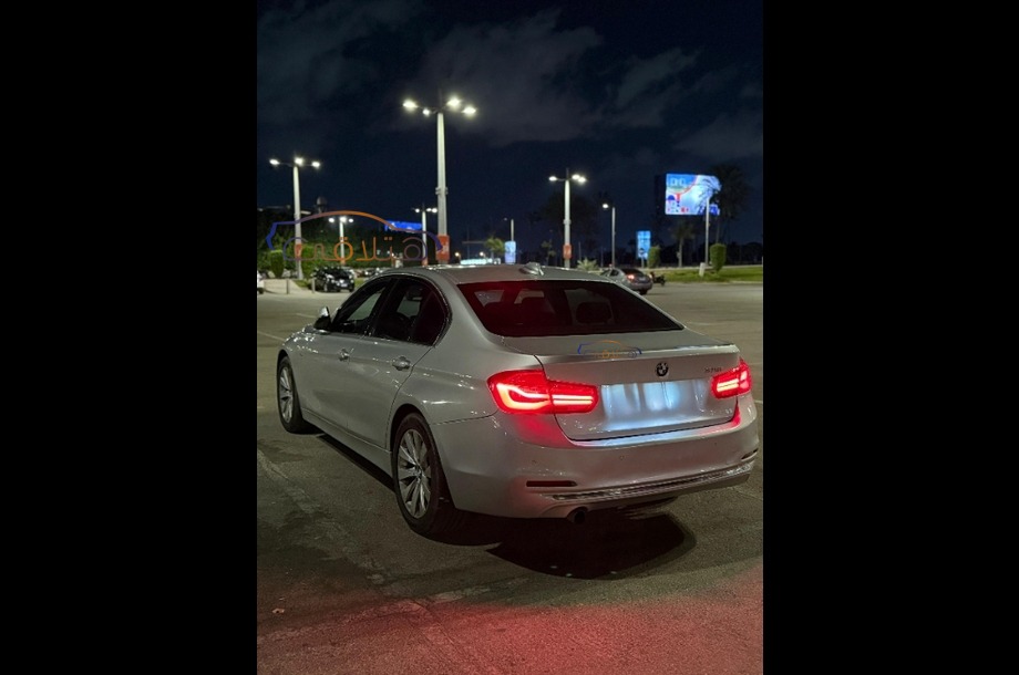 318 BMW فضي