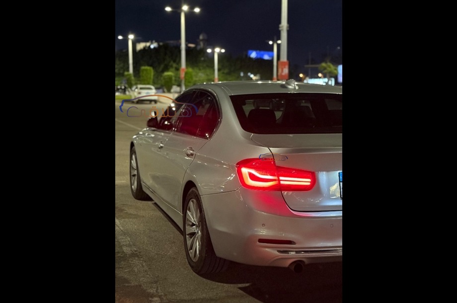 318 BMW فضي