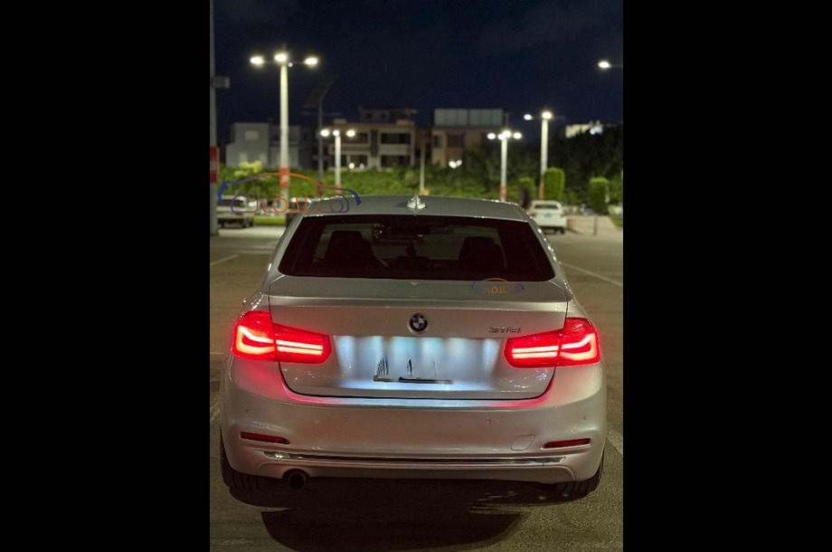 318 BMW فضي