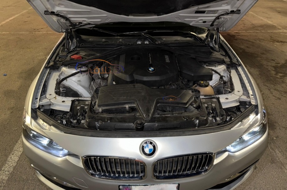 318 BMW فضي