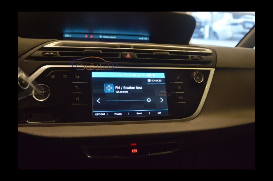 C4 Grand Picasso Citroën فضي