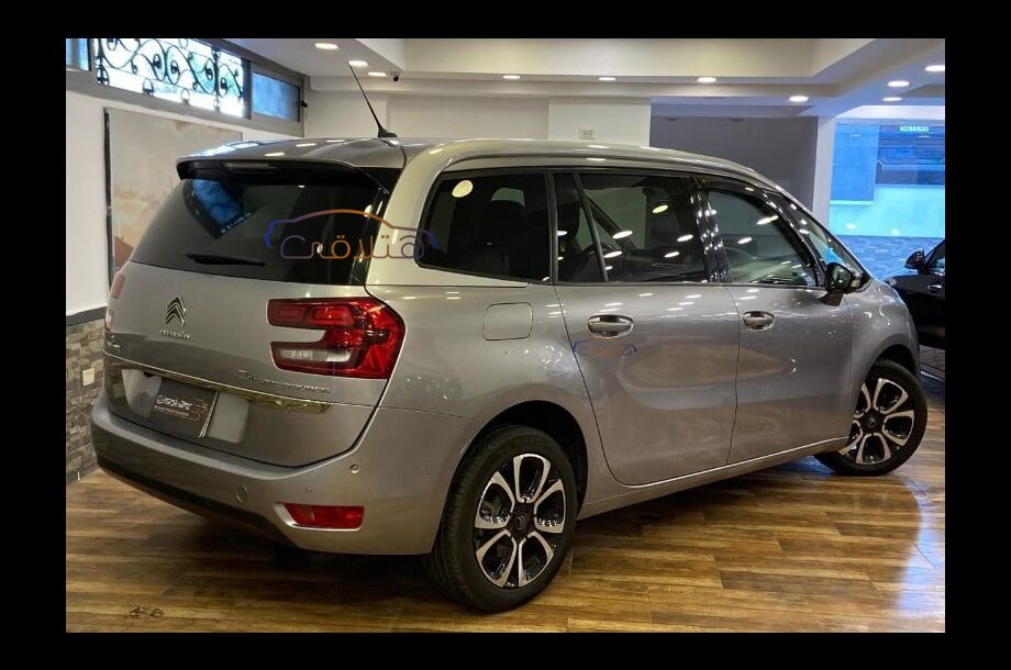 C4 Grand Picasso Citroën فضي