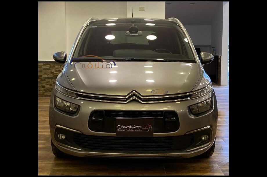 C4 Grand Picasso Citroën فضي