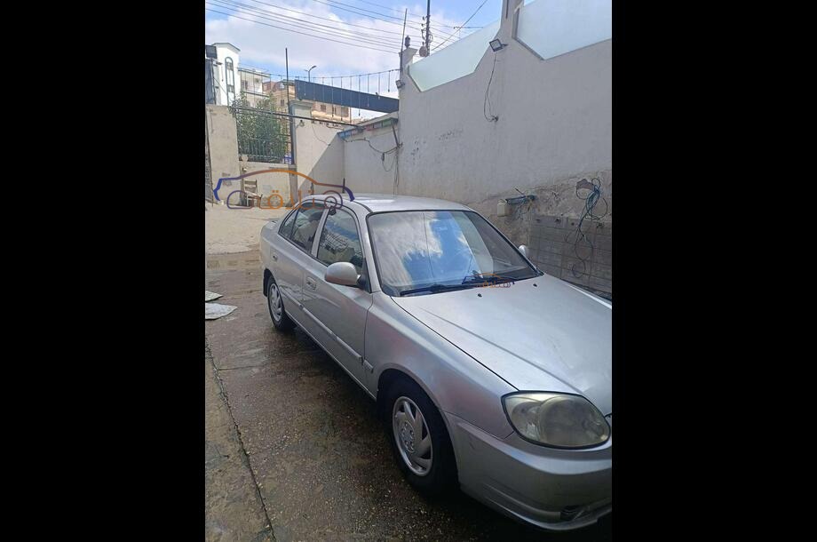 Verna Hyundai فضي