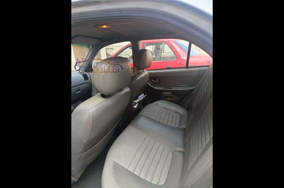 Verna Hyundai فضي