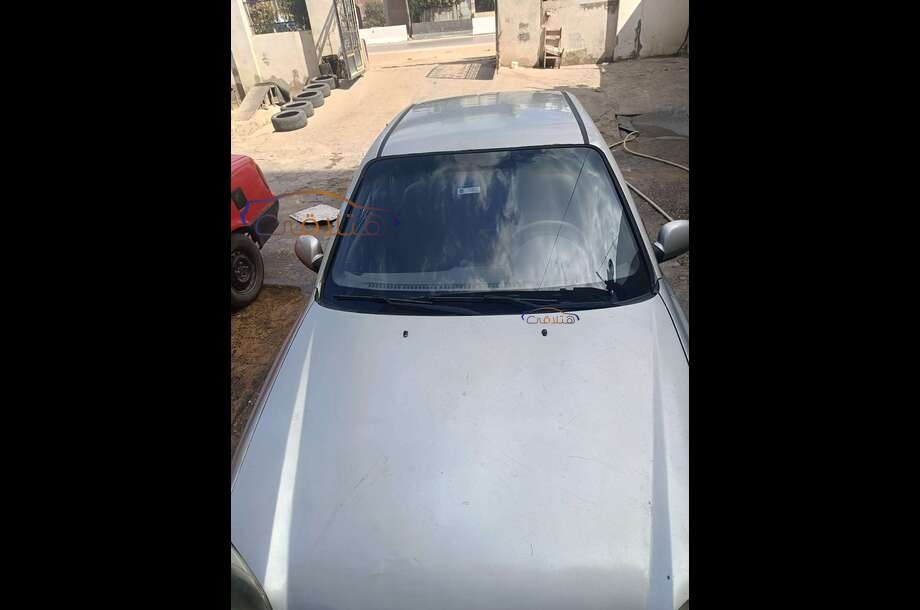 Verna Hyundai فضي