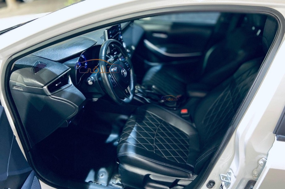 Corolla Toyota أبيض