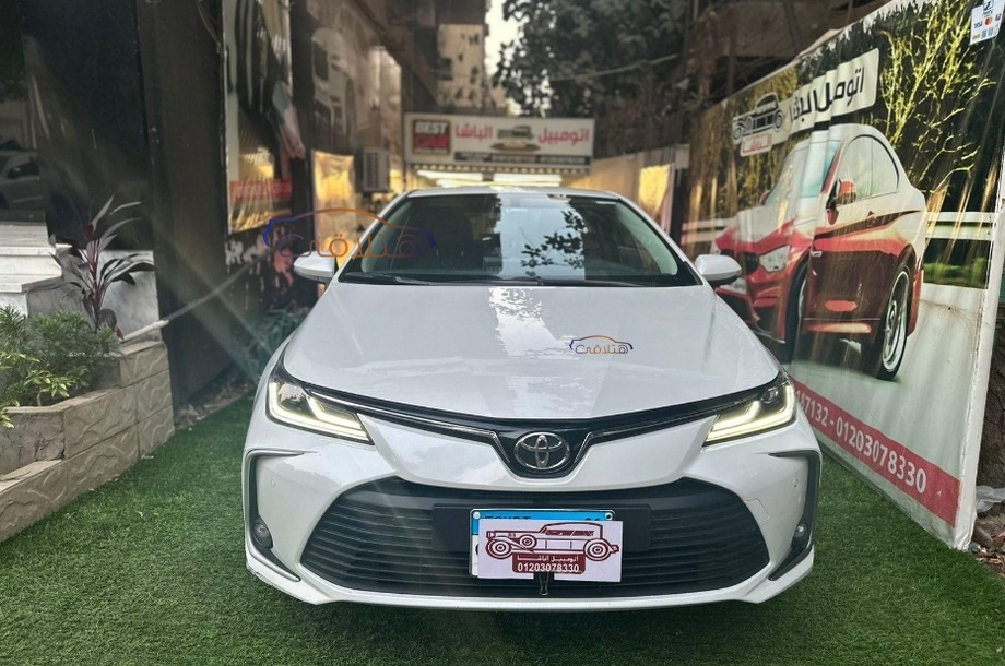 Corolla Toyota أبيض