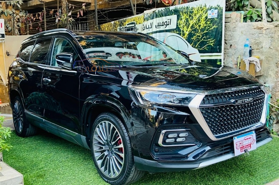 X95 Jetour أسود