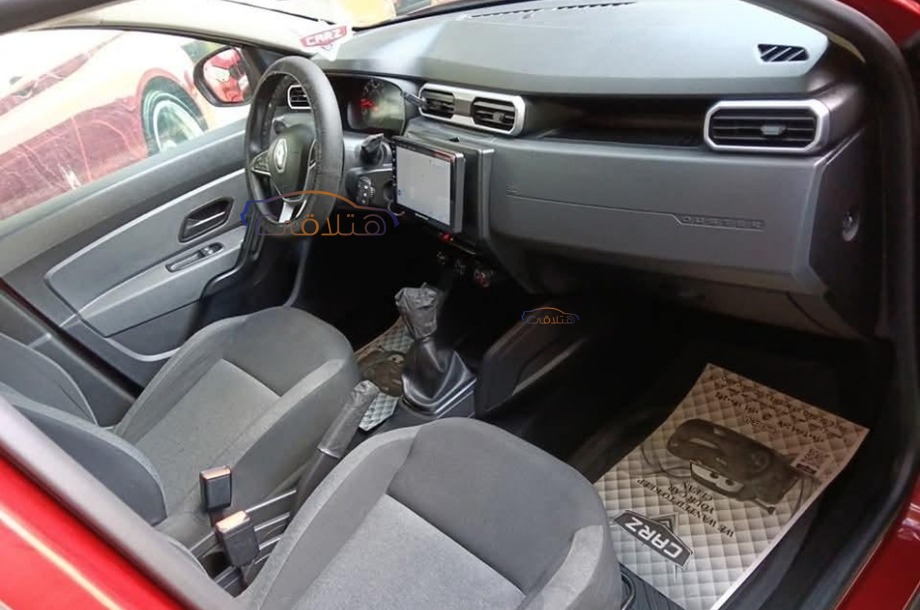 Duster Renault احمر