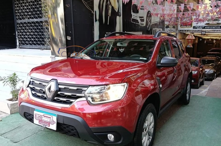 Duster Renault احمر