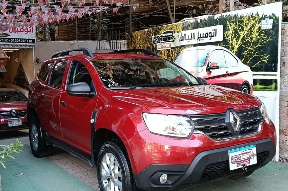 Duster Renault احمر