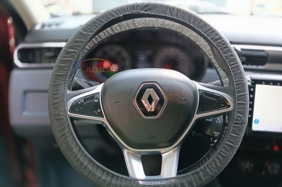 Duster Renault احمر