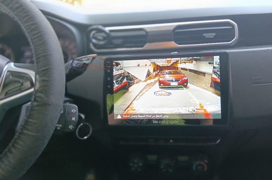 Duster Renault احمر