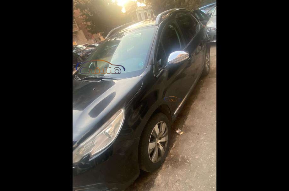 2008 Peugeot أسود