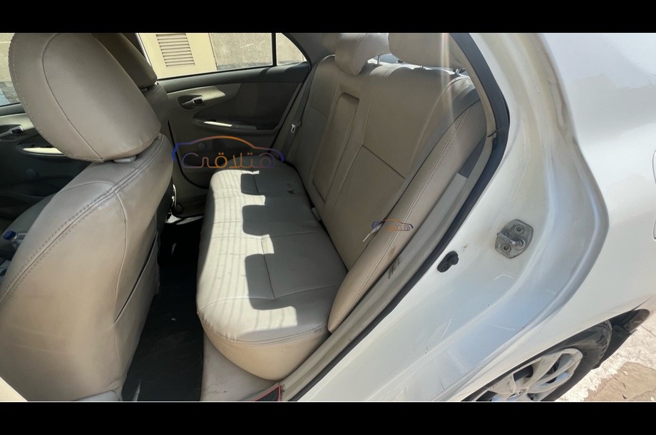 Corolla Toyota أبيض