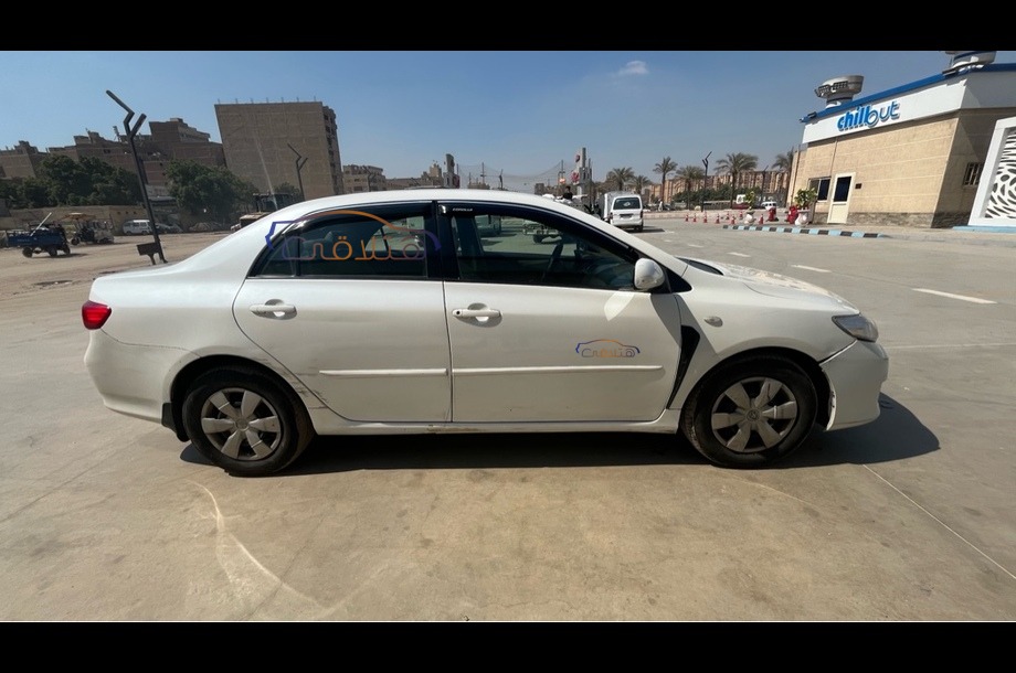 Corolla Toyota أبيض
