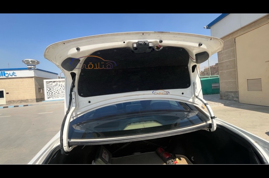 Corolla Toyota أبيض