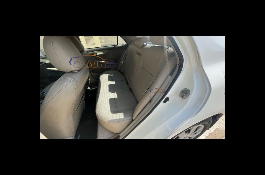 Corolla Toyota أبيض