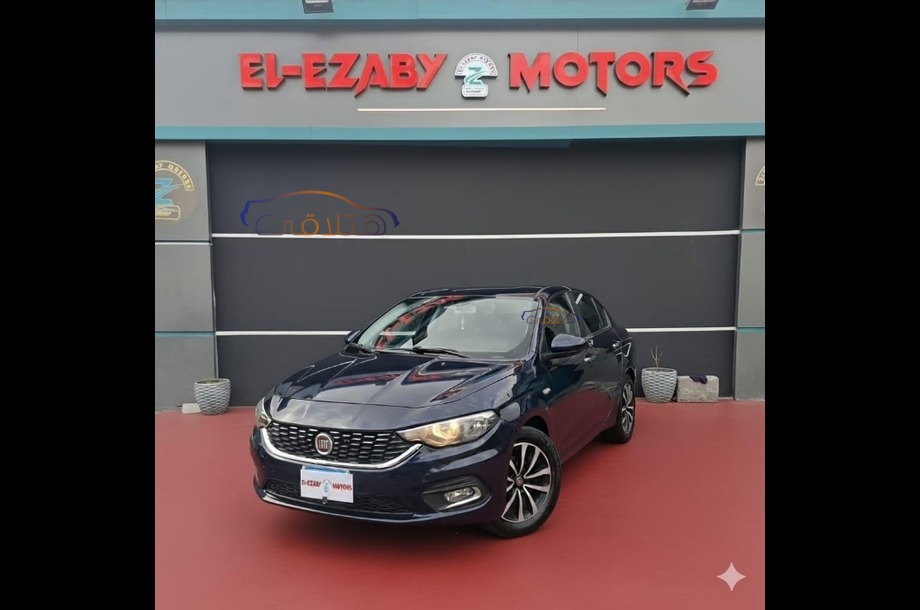 Tipo Fiat الأزرق الداكن