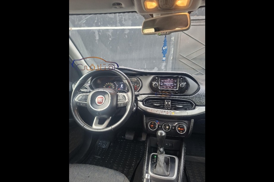 Tipo Fiat الأزرق الداكن