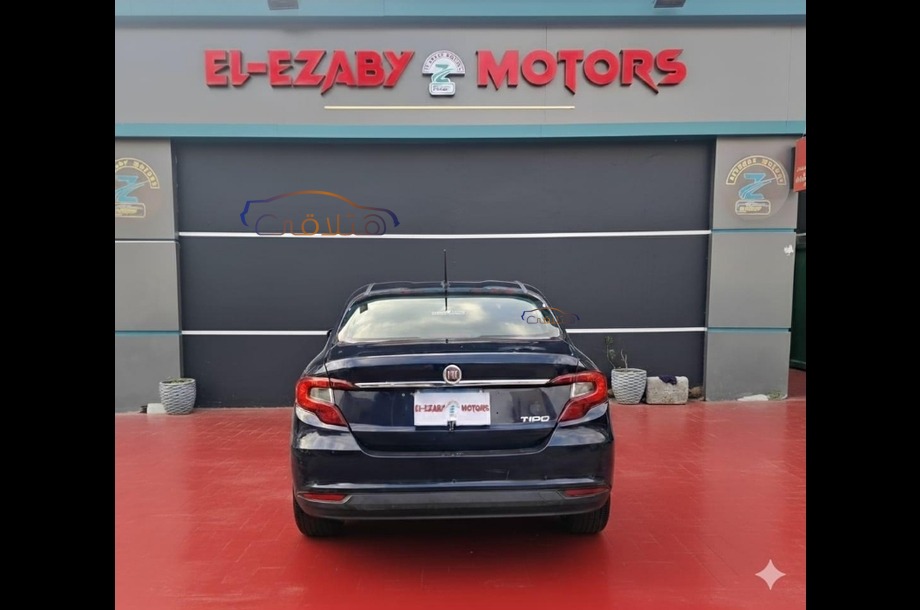 Tipo Fiat الأزرق الداكن