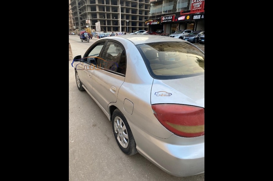 Rio Kia فضي