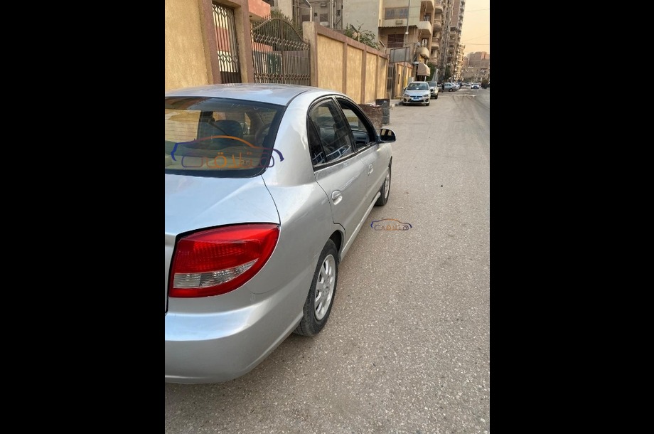 Rio Kia فضي