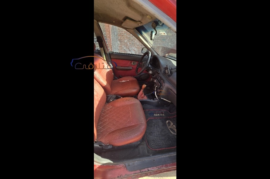 Accent Hyundai احمر