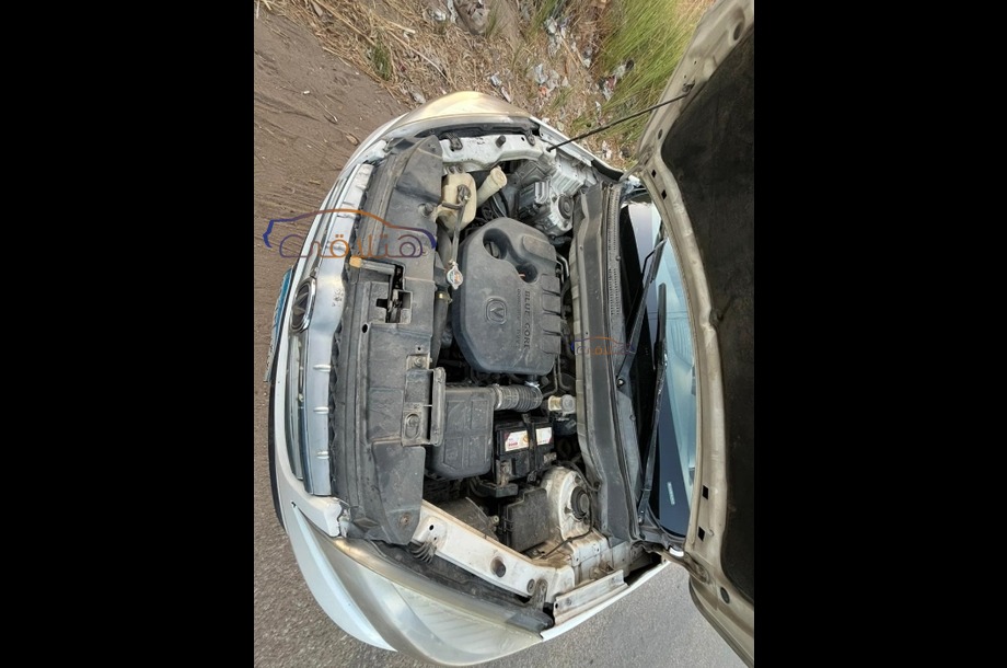 CS 35 Changan أبيض