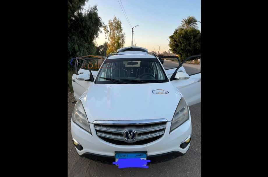 CS 35 Changan أبيض