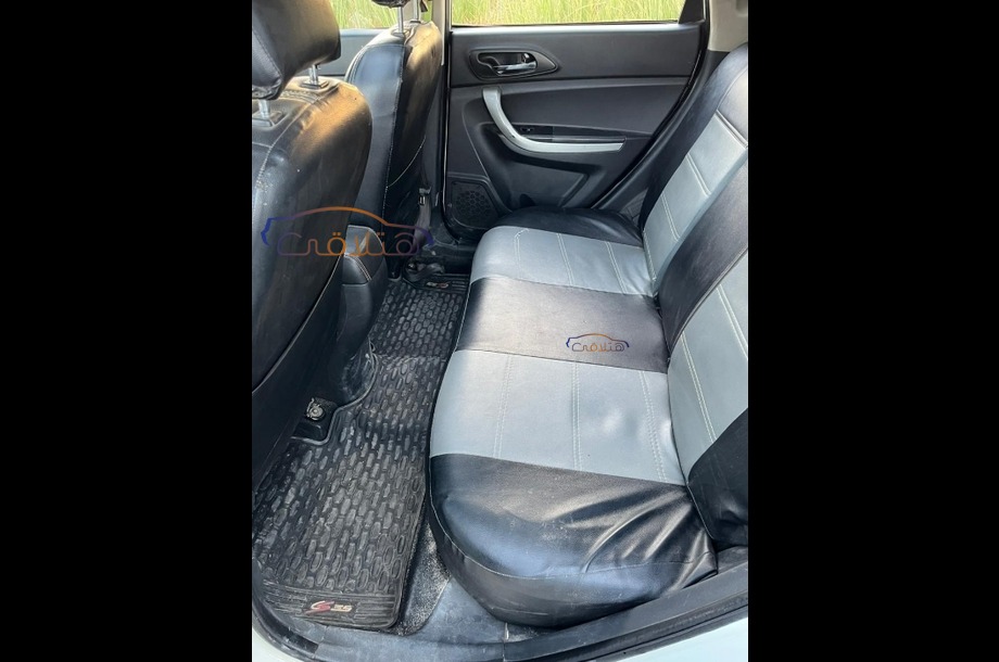 CS 35 Changan أبيض