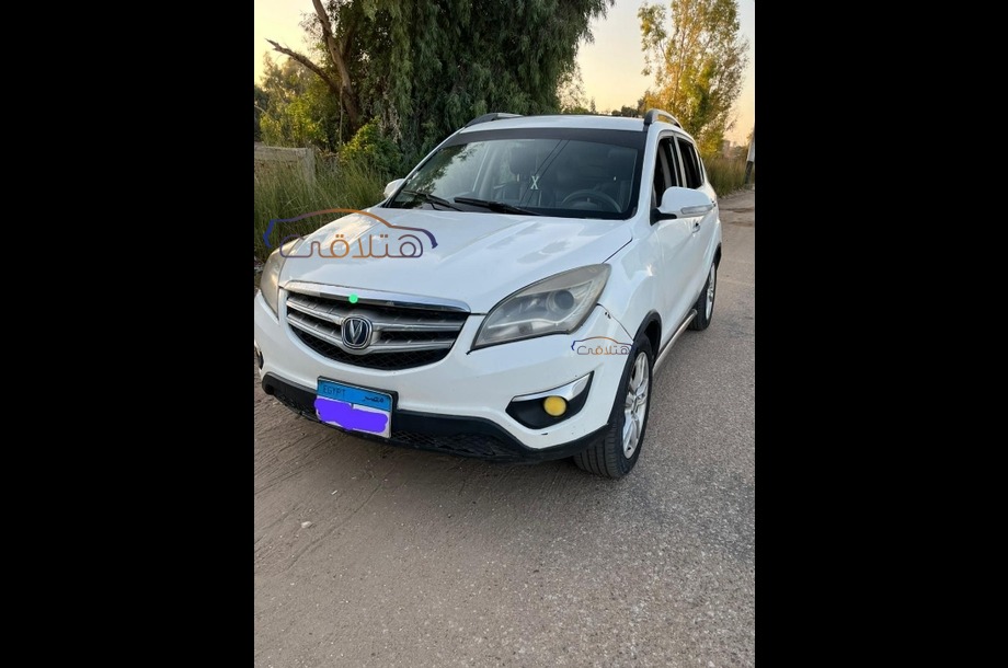 CS 35 Changan أبيض