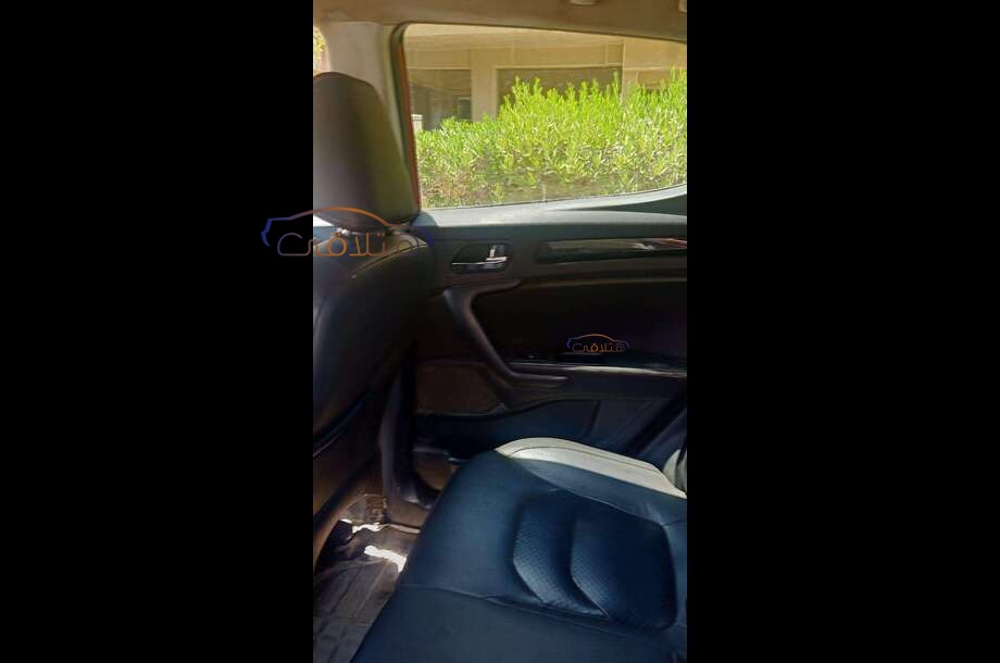 S3 Jac احمر غامق