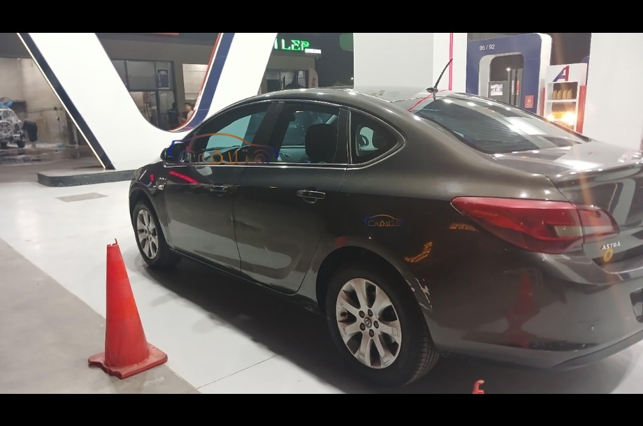 Astra Opel رمادي