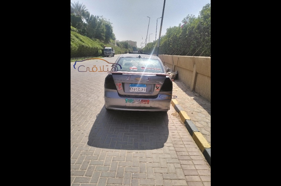 Aveo Chevrolet فضي